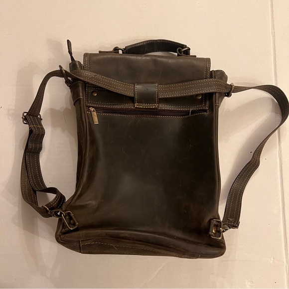 Unisex Brown Leather adjustable crossbody shoulder messenger or backpack - Picture 3 of 16